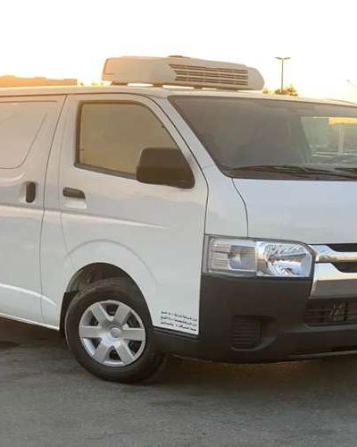 Small Chiller Van for Rent in Dubai: Ideal Solution for Local Deliveries