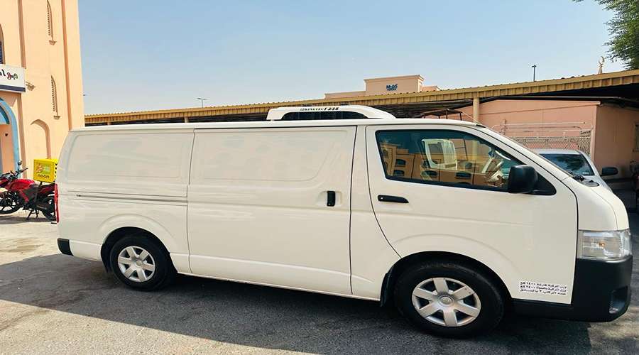 Freezer van for rent in Dubai used for frozen food and ice cream delivery